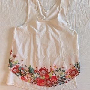 Lululemon tank floral size 4